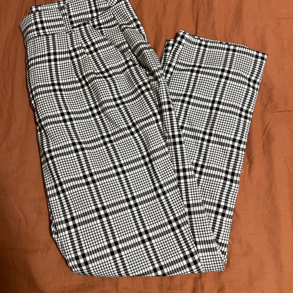 Women’s Abercrombie Black and White Plaid Pants